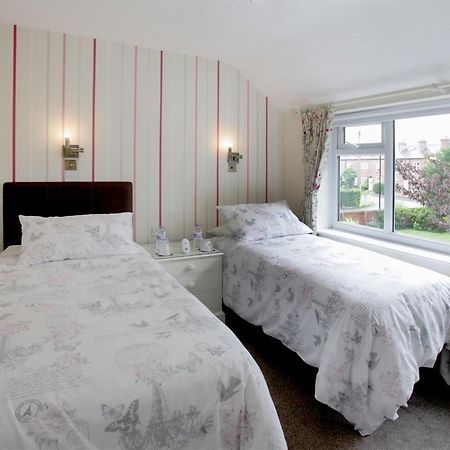 The Hinton Guest House Натсфорд Экстерьер фото