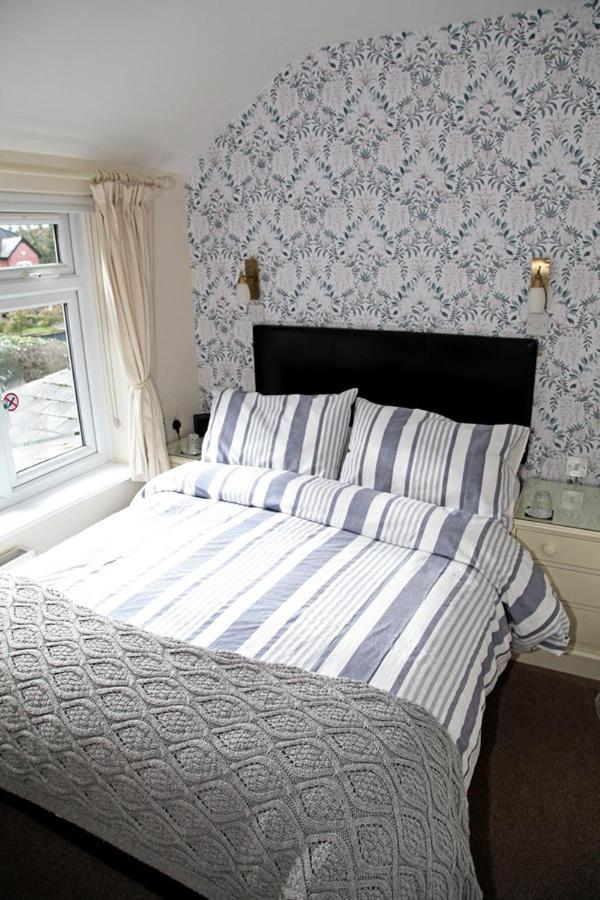 The Hinton Guest House Натсфорд Экстерьер фото