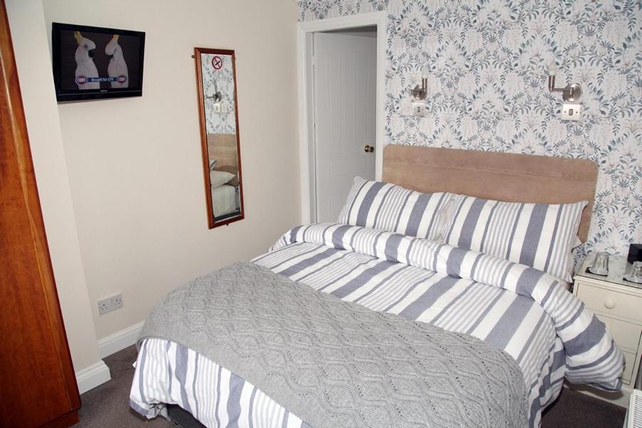 The Hinton Guest House Натсфорд Экстерьер фото