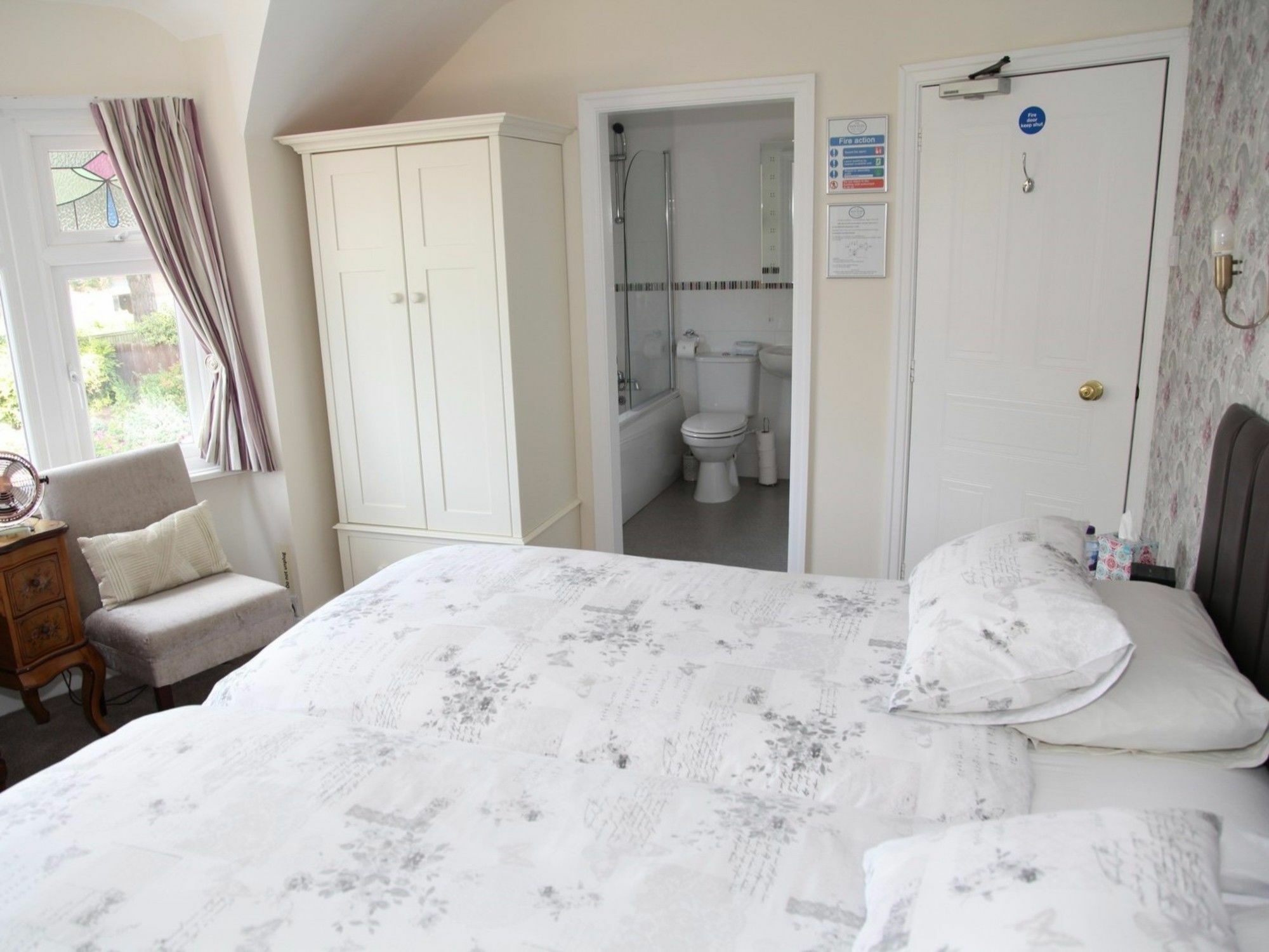 The Hinton Guest House Натсфорд Экстерьер фото